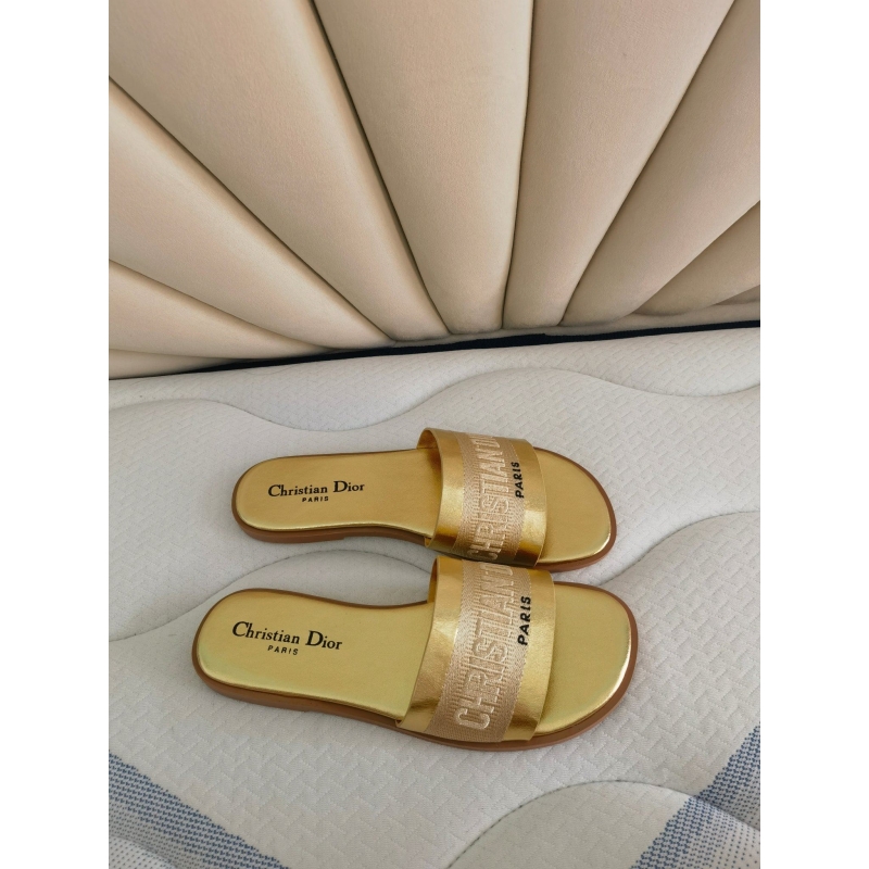 ch**an D*or slippers